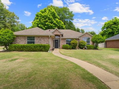 601 Harris Dr