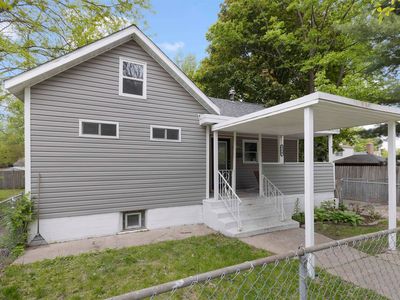 418 Adams St