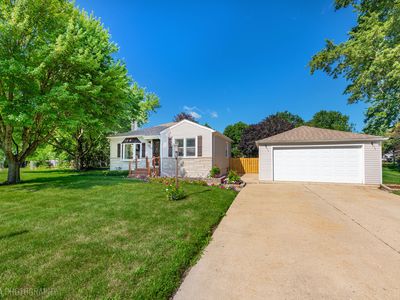 Property at 380 Charlotte Ave, Crystal Lake, IL