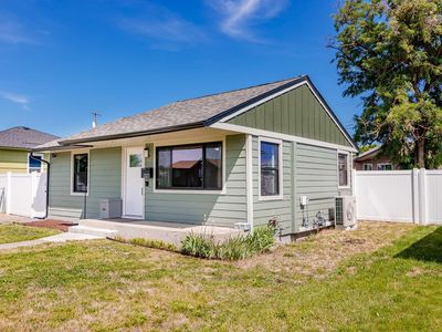 1323 E Longfellow Ave