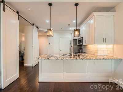 333 W Trade St Unit 2002