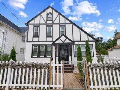 100 W Clinton St