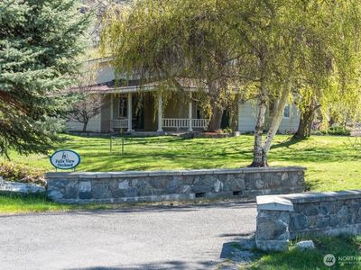 882 Lower Joe Creek Road