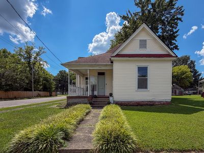 2002 Guthrie Ave