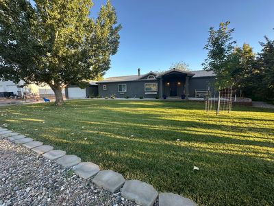 1131 W Diamond Valley Dr