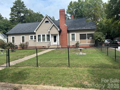 924 Maple Ave