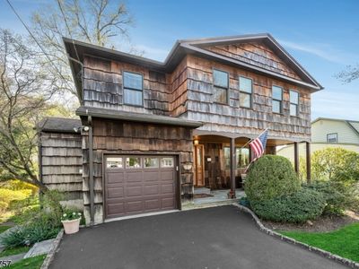 10 Woodmere Rd