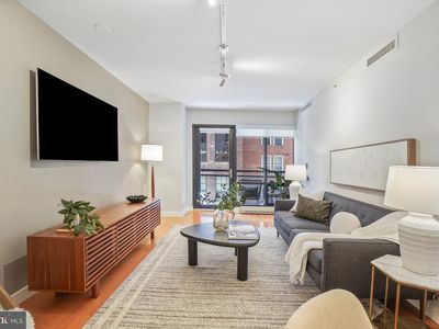 912 F St NW #201