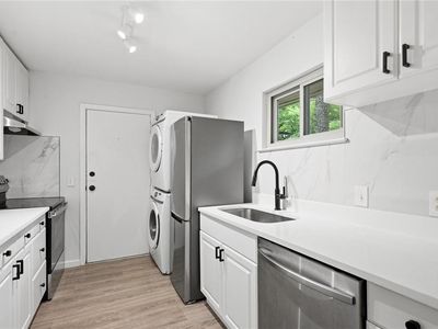 1111 Clairemont Ave APT B6