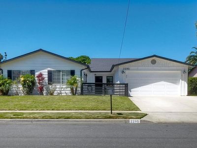 2295 Highland Dr