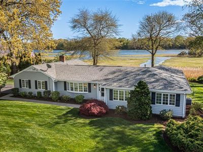 33 Meadowbrook Dr