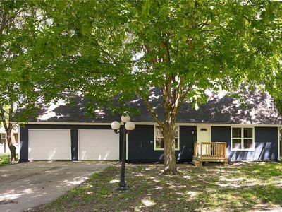 Property at 406 E 11th St, Kearney, MO