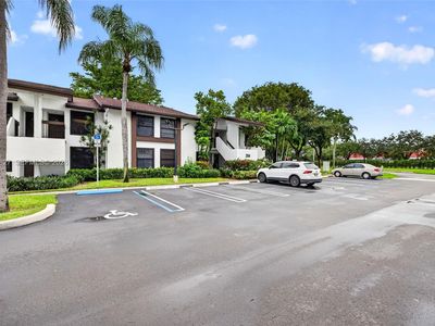204 Lake Pointe Dr APT 107