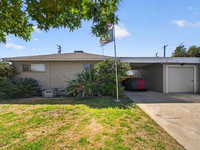 1469 E Sierra Avenue