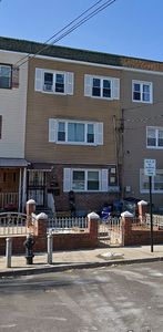 275 Balcom Ave
