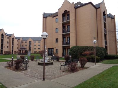 Property at 7400 W Lawrence Ave UNIT 229, Harwood Heights, IL