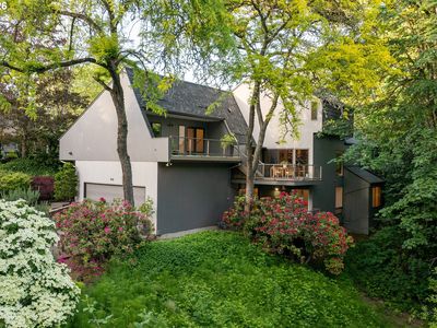 710 NW Winchester Ter