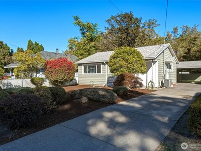 1239 Melrose