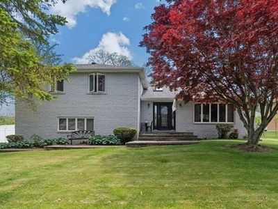 394 Lees River Ave