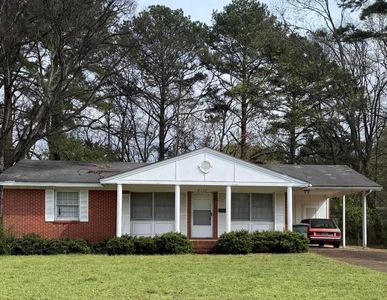 2112 Stanhope Dr NE