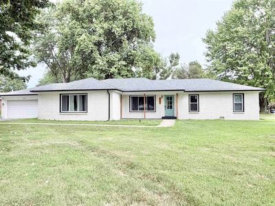 800 Upland Dr