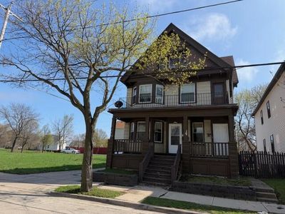 623 W Clarke STREET #625