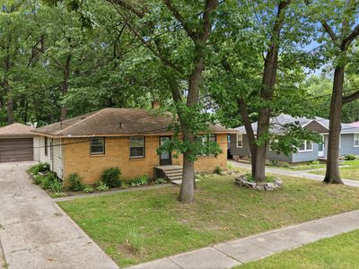 1711 Royal Oak St SW