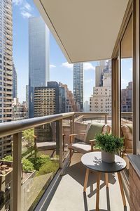234 E 46th St APT 604