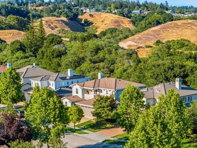 6 Deerfield Dr