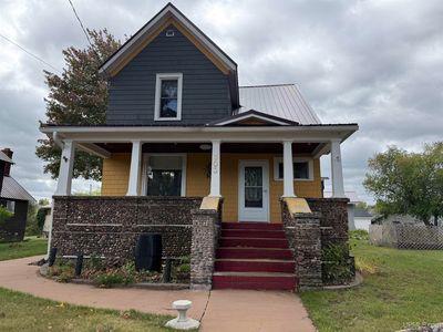 303 Maple St