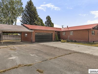 2050 Highland Dr