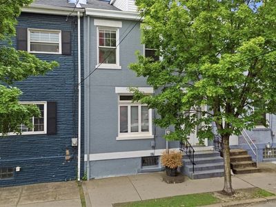 100 S 18th St