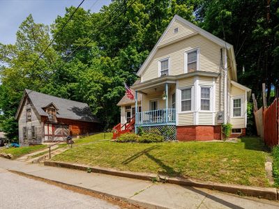 10 Kelton St