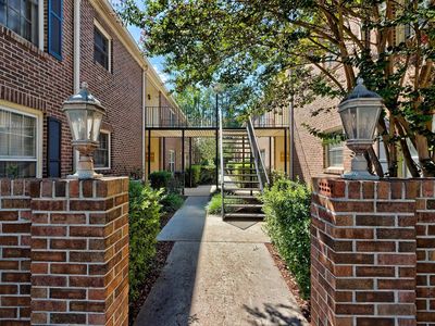 5516 Lakeshore Dr APT 715