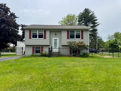 2 Hazelhurst Ave