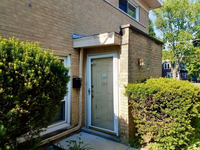 1056 Des Plaines Ave