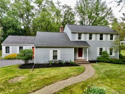 8 Mount Airy Ct