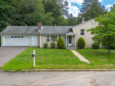 82 Sande Avenue