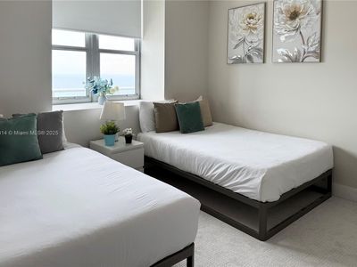 4111 S Ocean Dr #2802