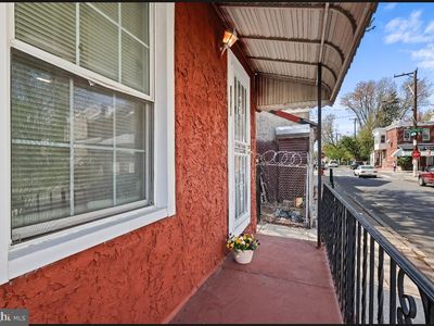 1738 Margaret St