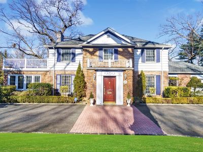 21 Bayview Avenue