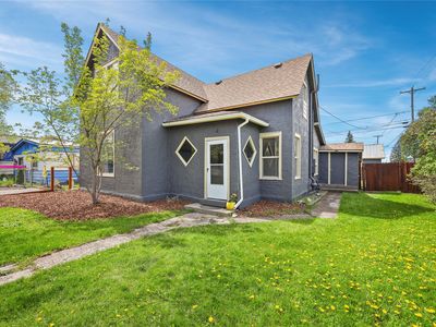 104 2nd Ave W