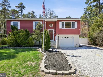 11 Fletcher Blvd