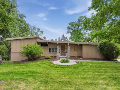 6 Prairie Hills Ln