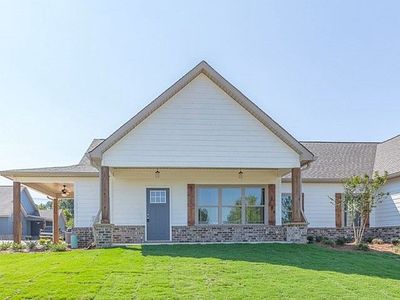 24 Maddox Ln