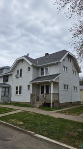 118 N 23rd Ave W
