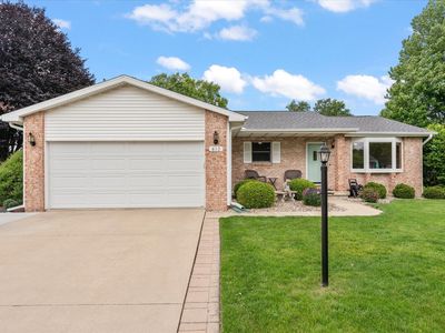 613 Crestwood Dr
