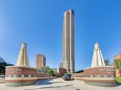 3660 N Lake Shore Dr APT 3307