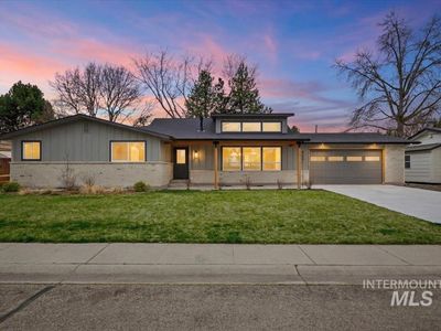 5231 N Sorrento Dr