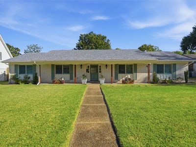 3637 E 48th Pl